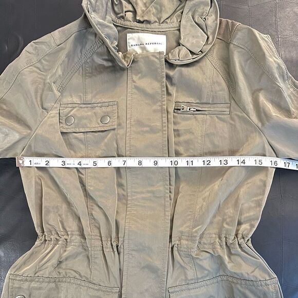 EUC Banana Republic Lightweight Utility Jacket - Picture 3 of 12